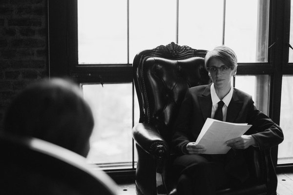 Comment Évaluer avec Précision la Valeur de Vos Trouvailles en Brocante ?